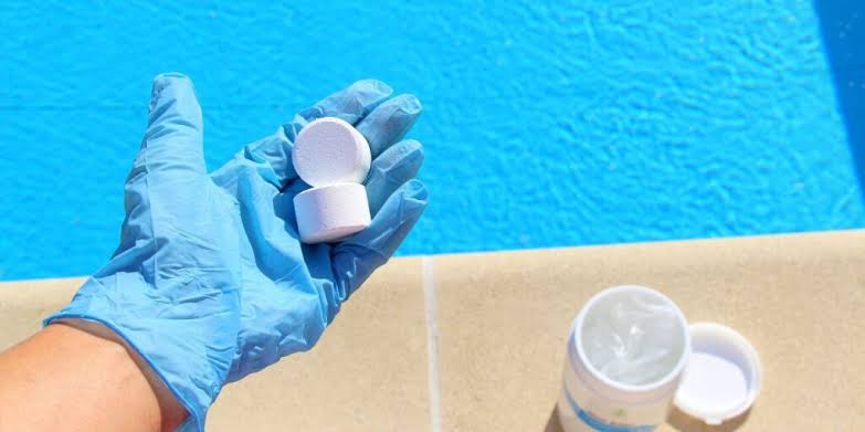 Chlorine hồ bơi