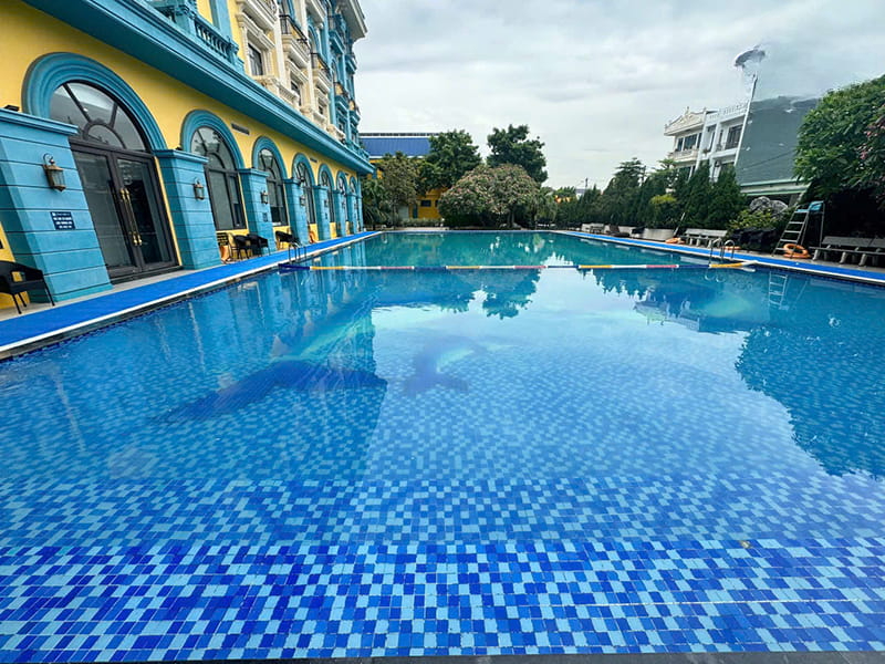 Thiết bị hồ bơi