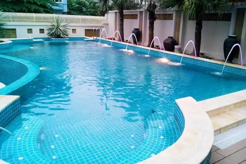 Cách xử lý nước hồ bơi bị đục hiệu quả ngay từ lần đầu